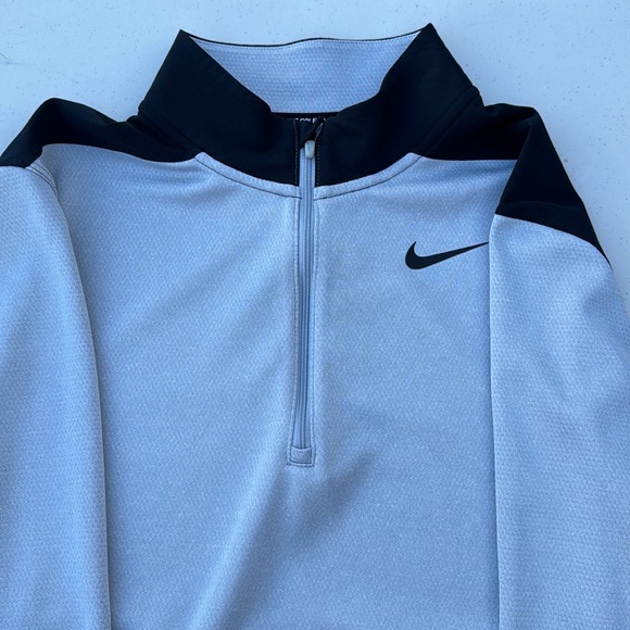 Nike Men’s Quarter Zip - Picture 2 of 4